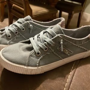 Women’s Blowfish Malibu sneaker.